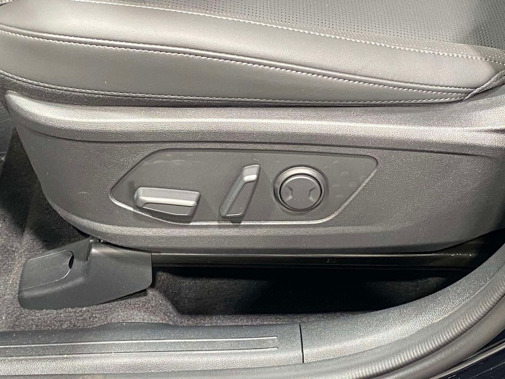 2026 Kia Sorento S - Ebony Black exterior view 17