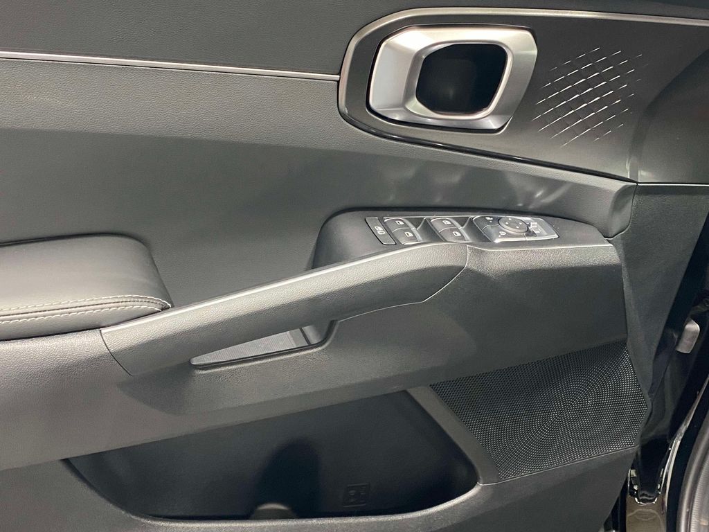 2026 Kia Sorento S - Ebony Black exterior view 18