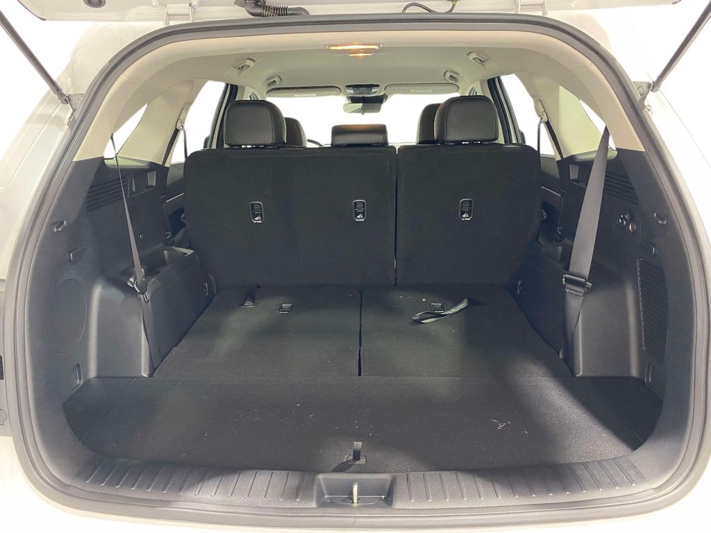 2026 Kia Sorento S - Glacial White Pearl exterior view 9