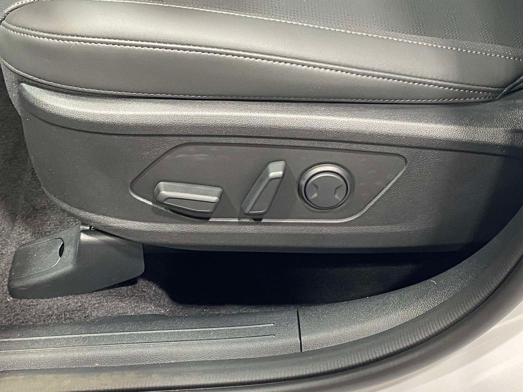 2026 Kia Sorento S - Glacial White Pearl exterior view 17