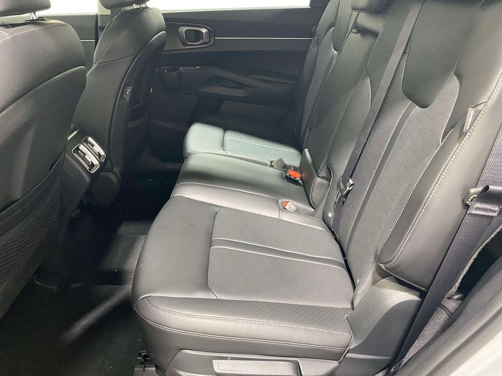 2026 Kia Sorento S - IVORY SILVER exterior view 11