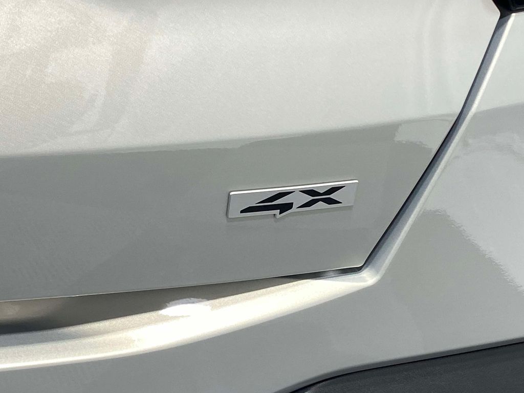 2026 Kia Sorento S - IVORY SILVER exterior view 8