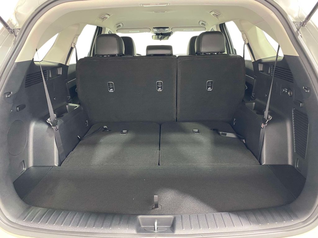 2026 Kia Sorento S - IVORY SILVER exterior view 9
