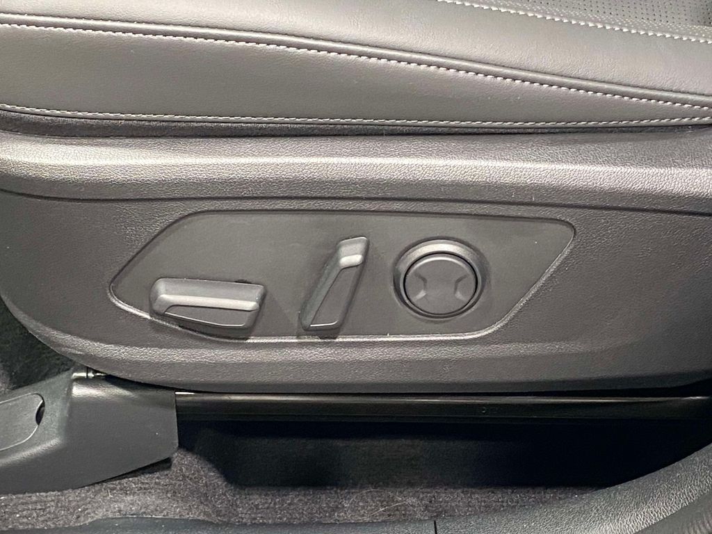 2026 Kia Sorento S - IVORY SILVER exterior view 17