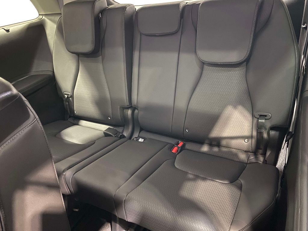 2026 Kia Carnival Hybrid SX Prestige - Ceramic Silver exterior view 13