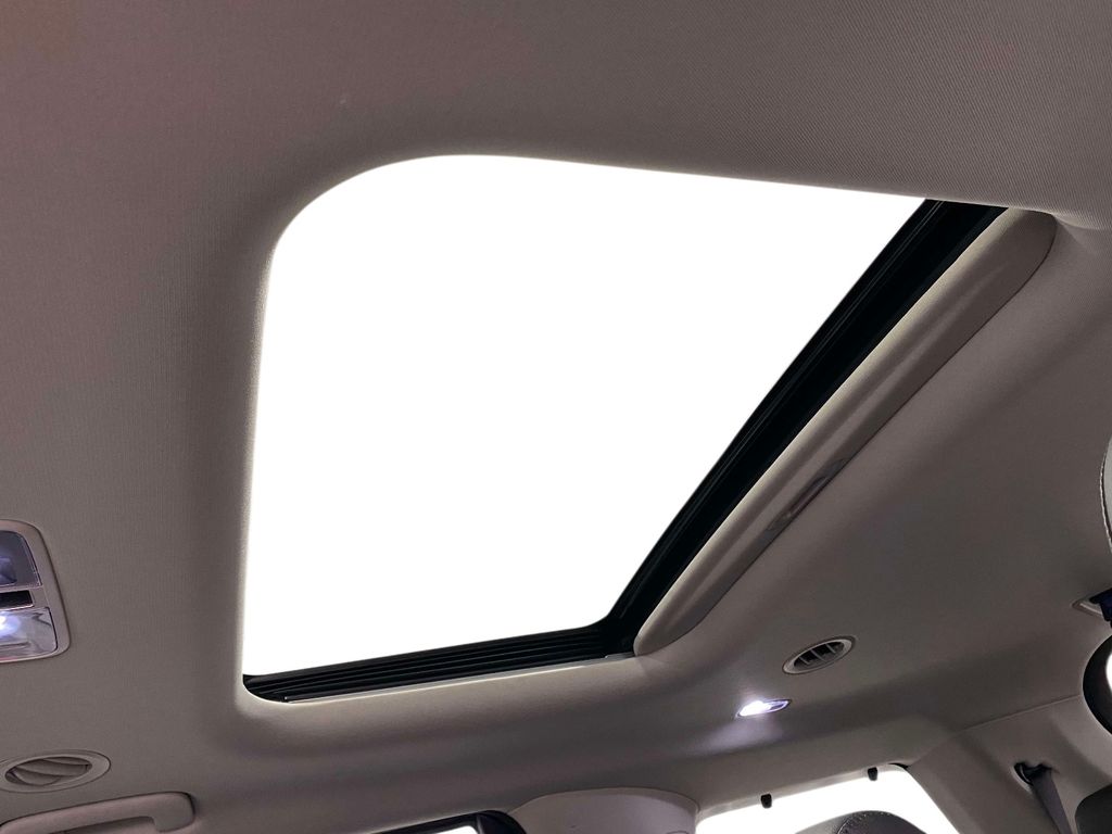 2026 Kia Carnival Hybrid SX Prestige - Ceramic Silver exterior view 14