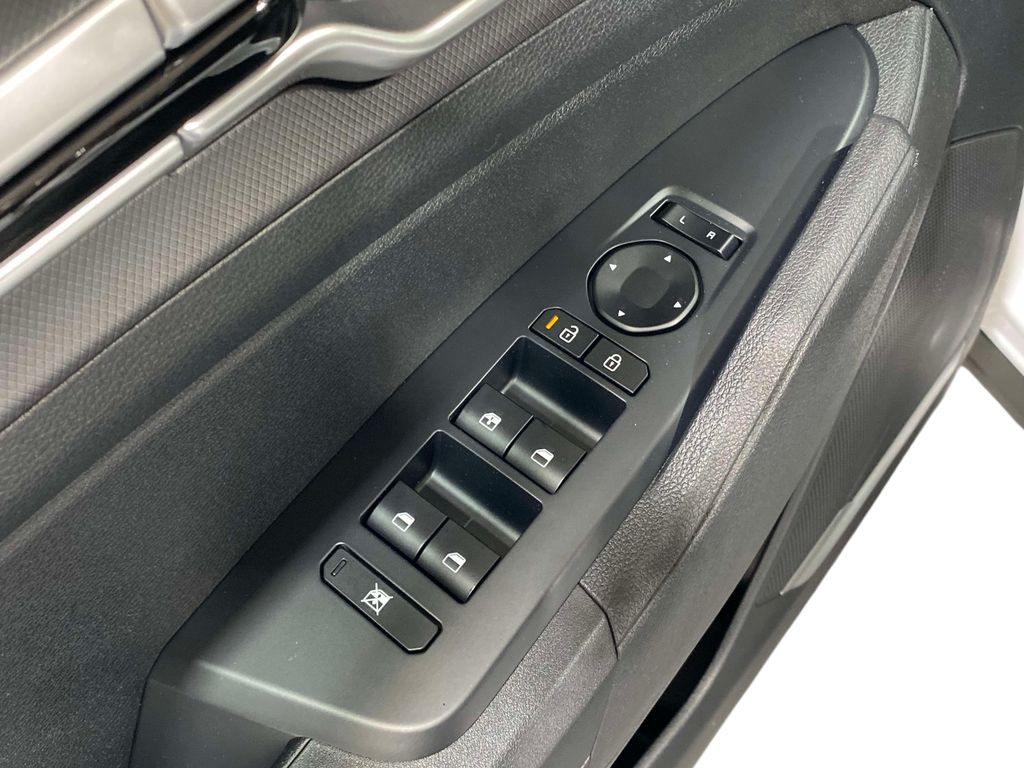 2026 Kia Sportage LX - Glacial White Pearl exterior view 18