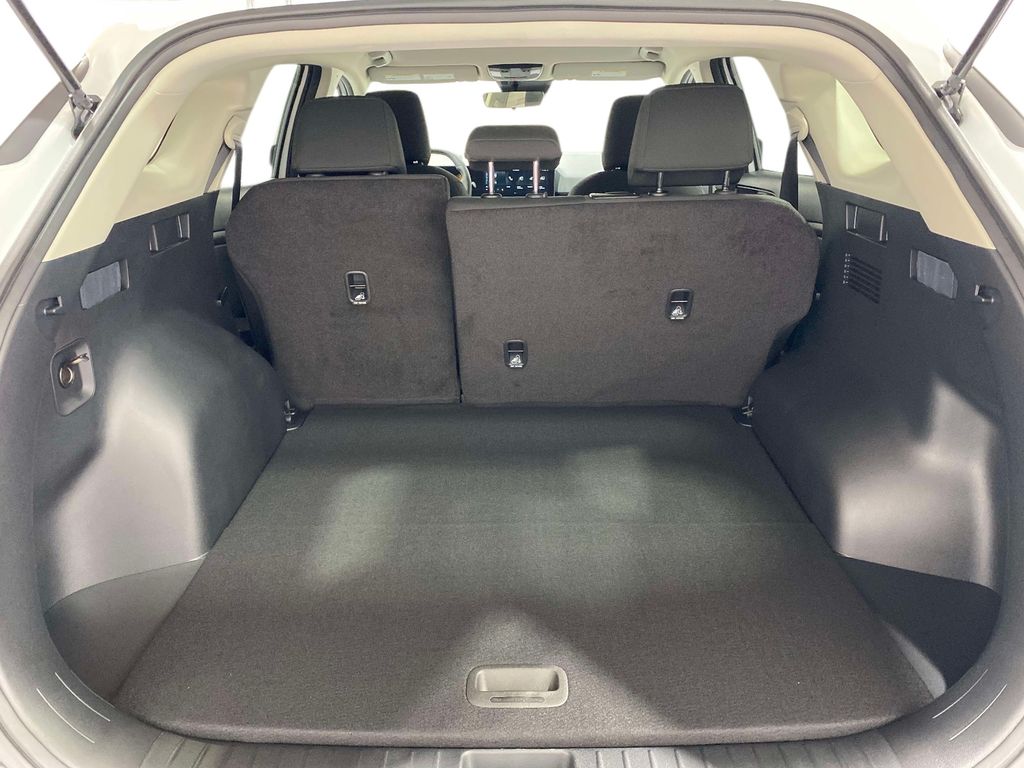 2026 Kia Sportage LX - Glacial White Pearl exterior view 9