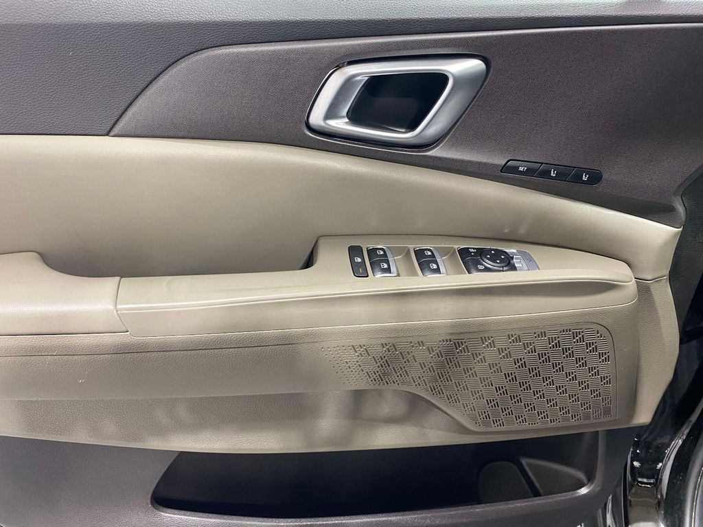 2025 Kia Carnival Hybrid EX - Aurora Black Pearl exterior view 18