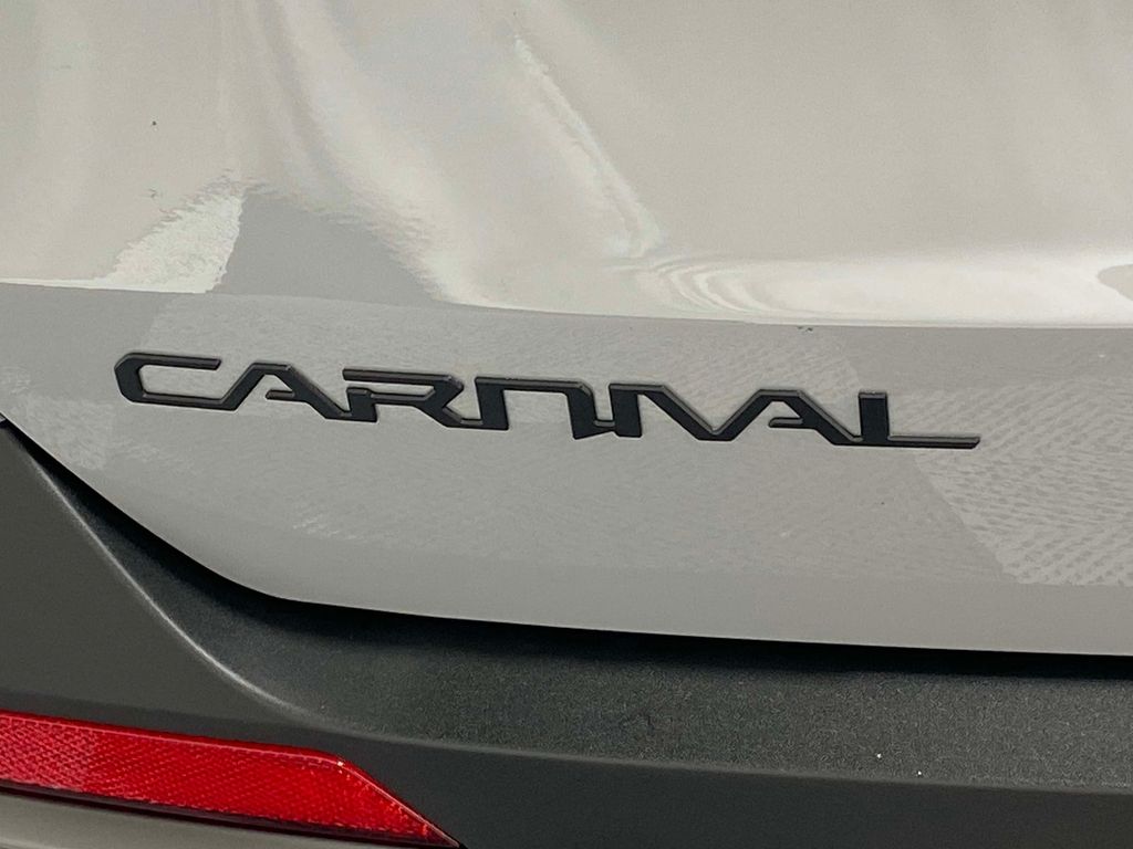 2026 Kia Carnival Hybrid SX Prestige - Ceramic Silver exterior view 9