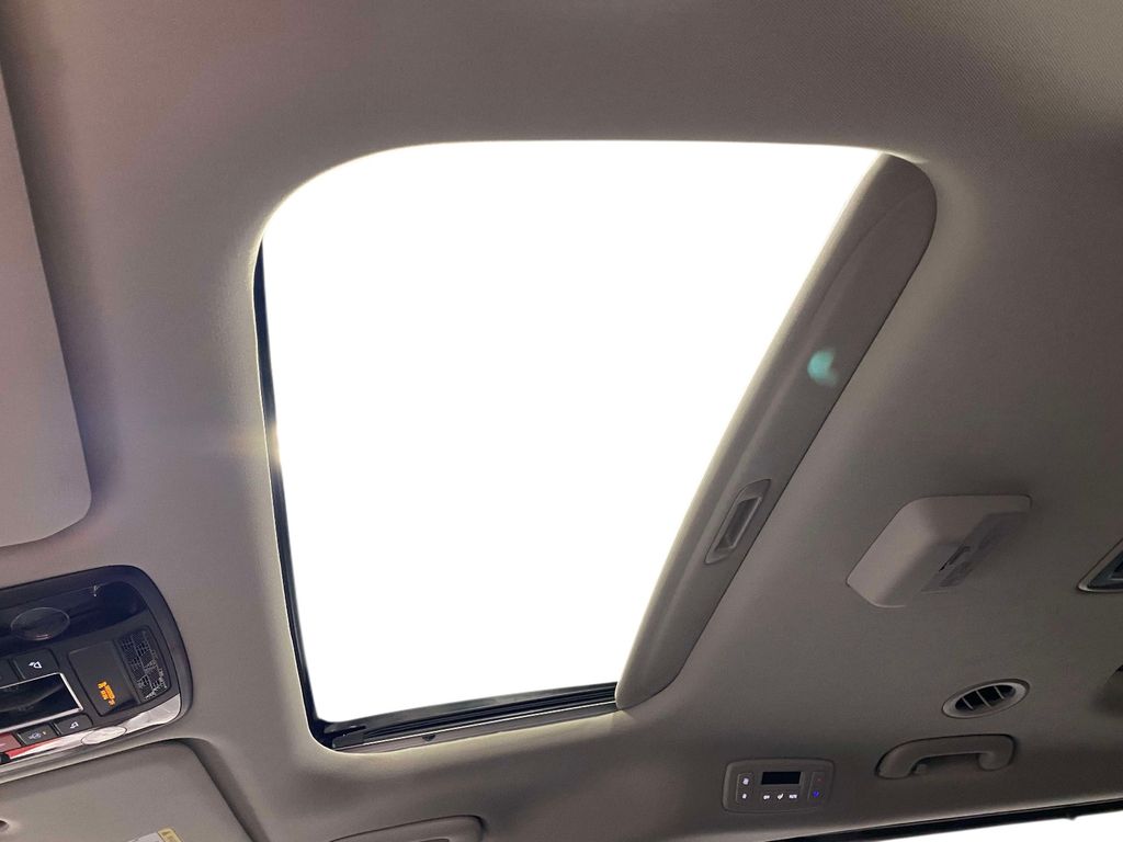 2026 Kia Carnival Hybrid SX Prestige - Ceramic Silver exterior view 16
