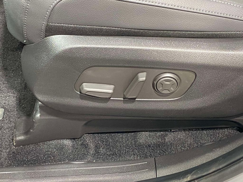 2026 Kia Carnival Hybrid SX Prestige - Ceramic Silver exterior view 18