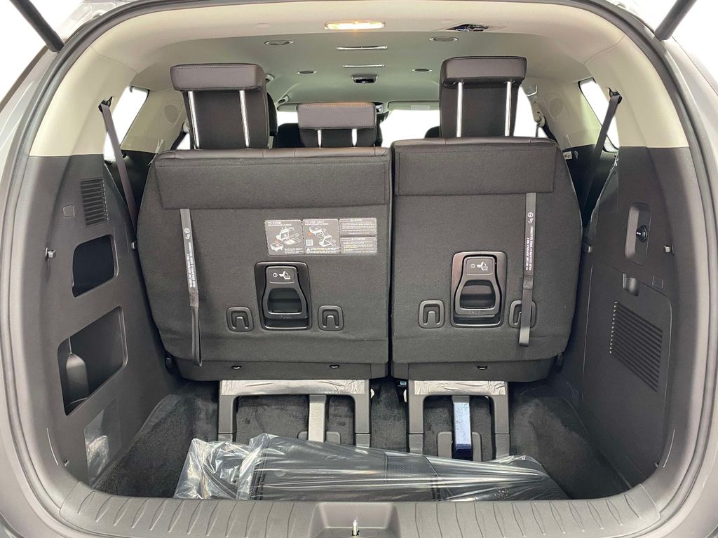 2026 Kia Carnival EX - Ceramic Silver exterior view 9