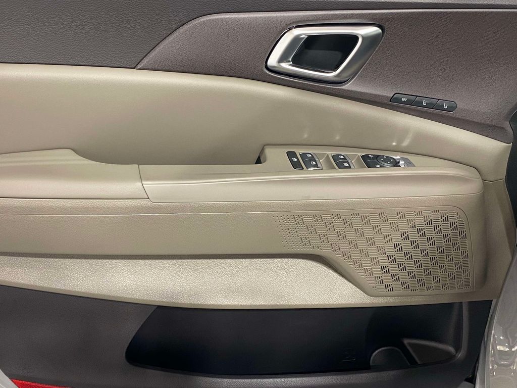 2026 Kia Carnival EX - Ceramic Silver exterior view 17
