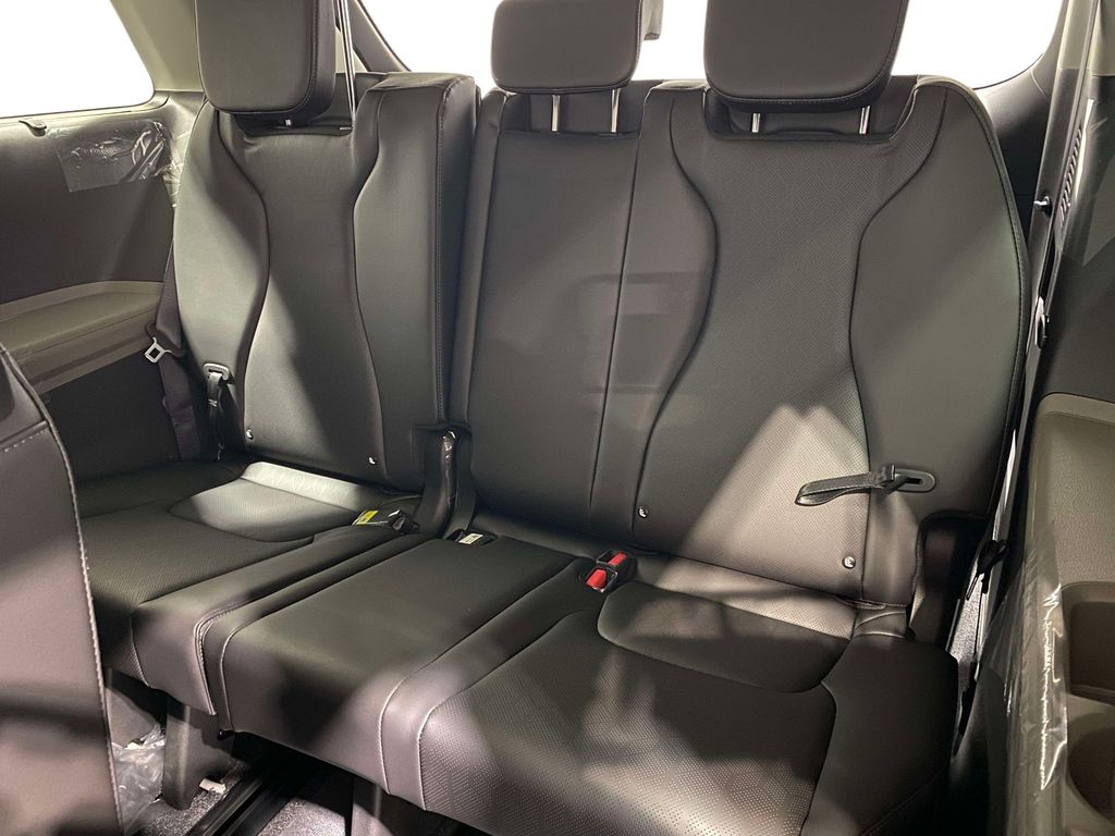 2026 Kia Carnival EX - Ceramic Silver exterior view 13