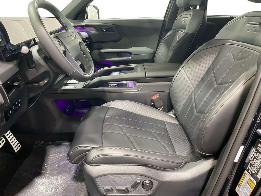 2027 Kia Telluride Hybrid X-Line SX - Ebony Black exterior view 17