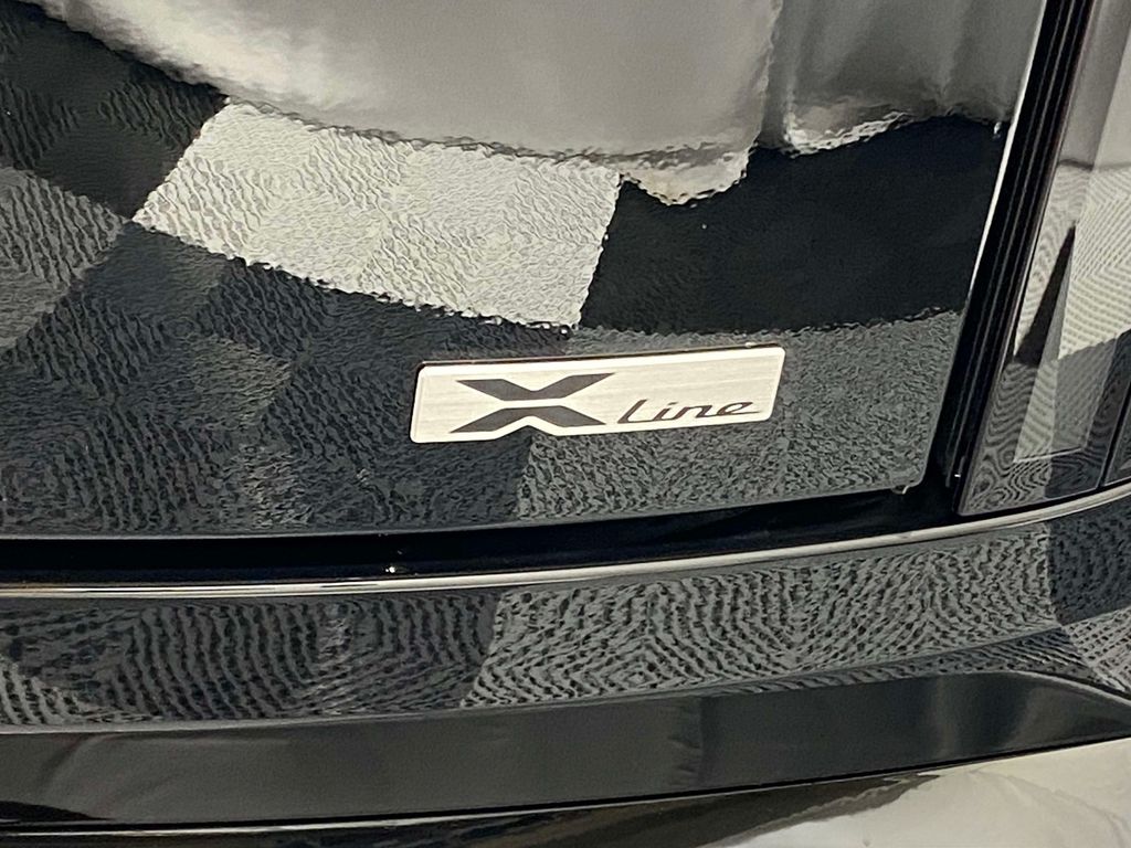 2027 Kia Telluride Hybrid X-Line SX - Ebony Black exterior view 8