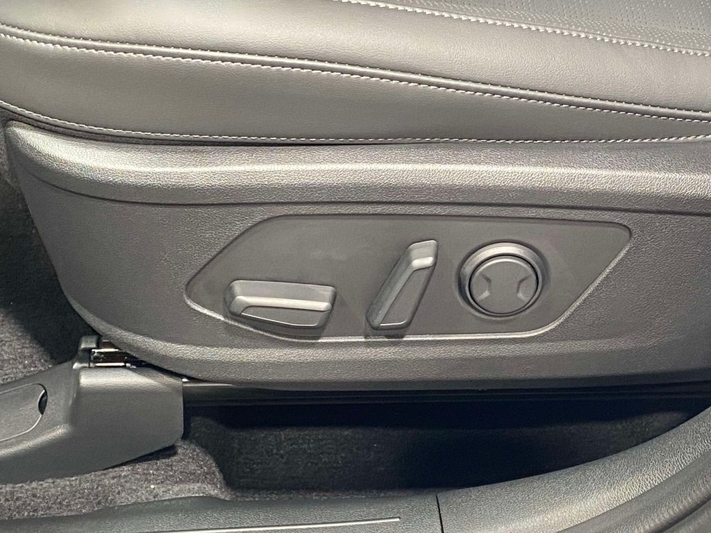 2026 Kia Sorento S - Glacial White exterior view 17