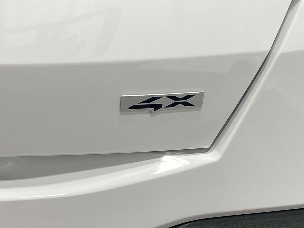 2026 Kia Sorento S - Glacial White exterior view 8