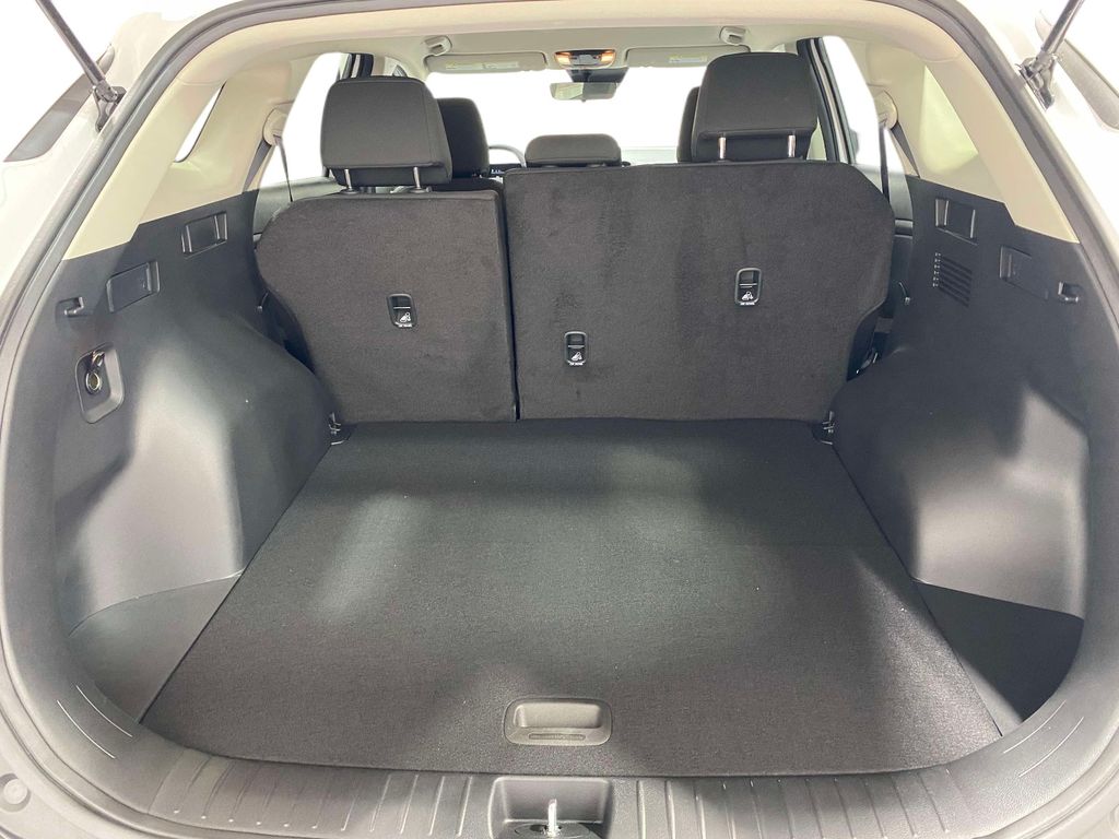 2026 Kia Sportage LX - Glacial White exterior view 9
