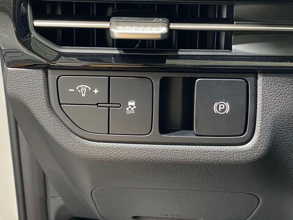 2026 Kia Sportage LX - Glacial White exterior view 19