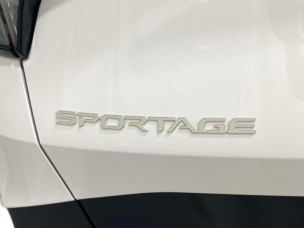 2026 Kia Sportage LX - Glacial White exterior view 8