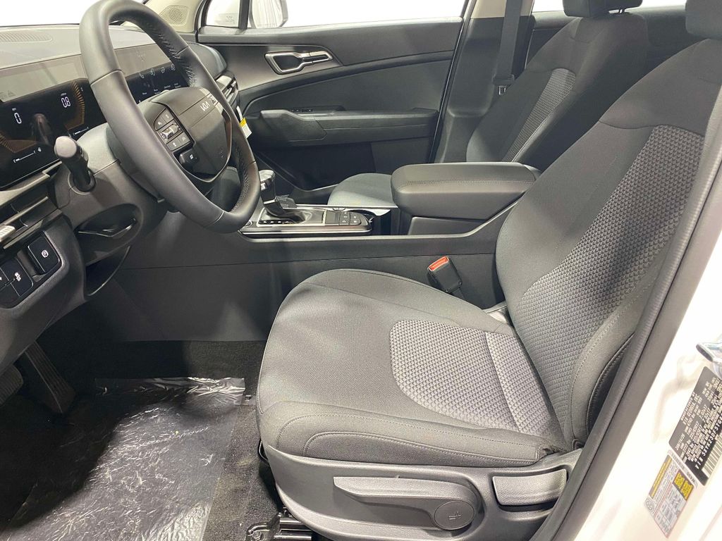 2026 Kia Sportage LX - Glacial White exterior view 14