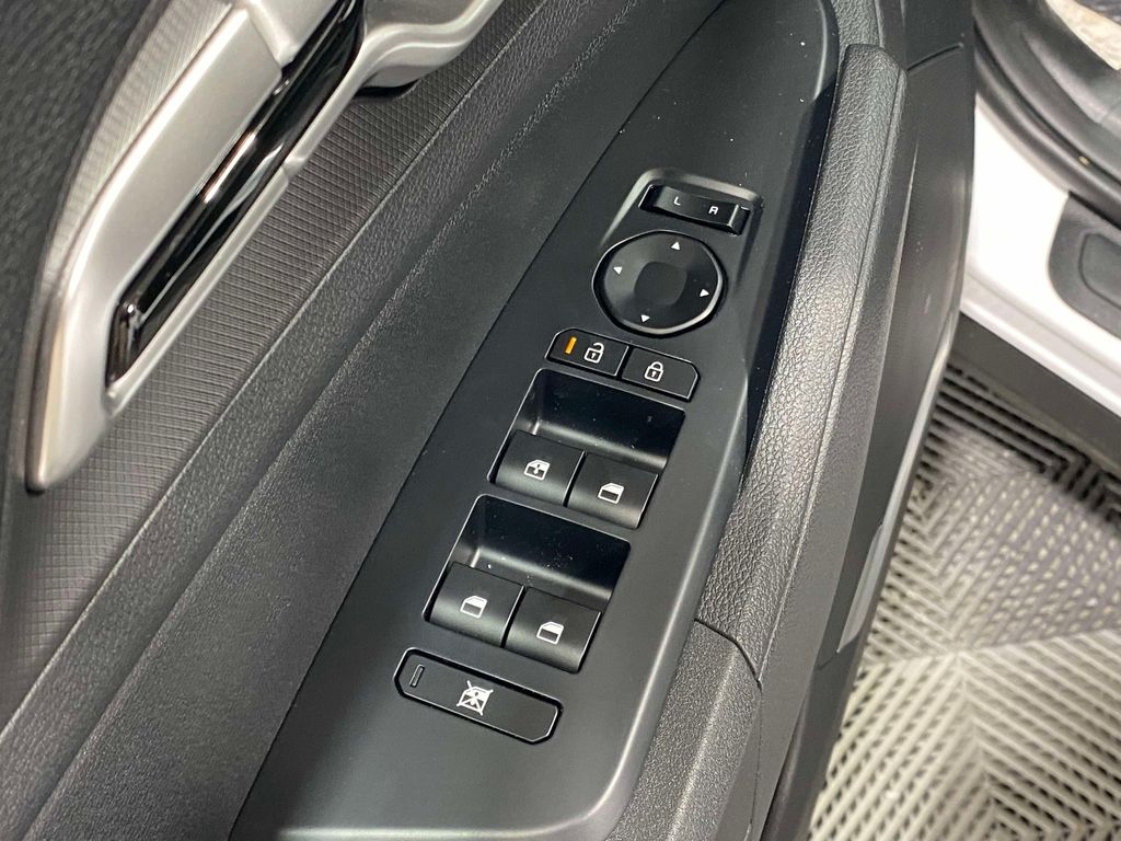 2026 Kia Sportage LX - Glacial White exterior view 18