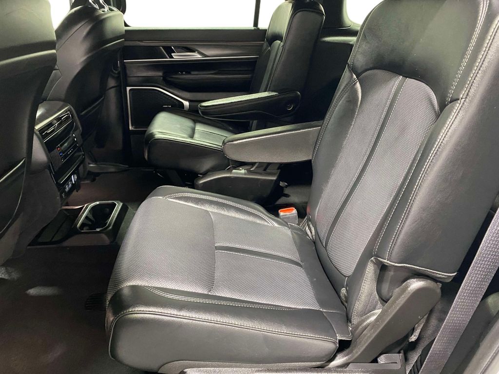 2024 Jeep Wagoneer Series II - Silver Zynith exterior view 11