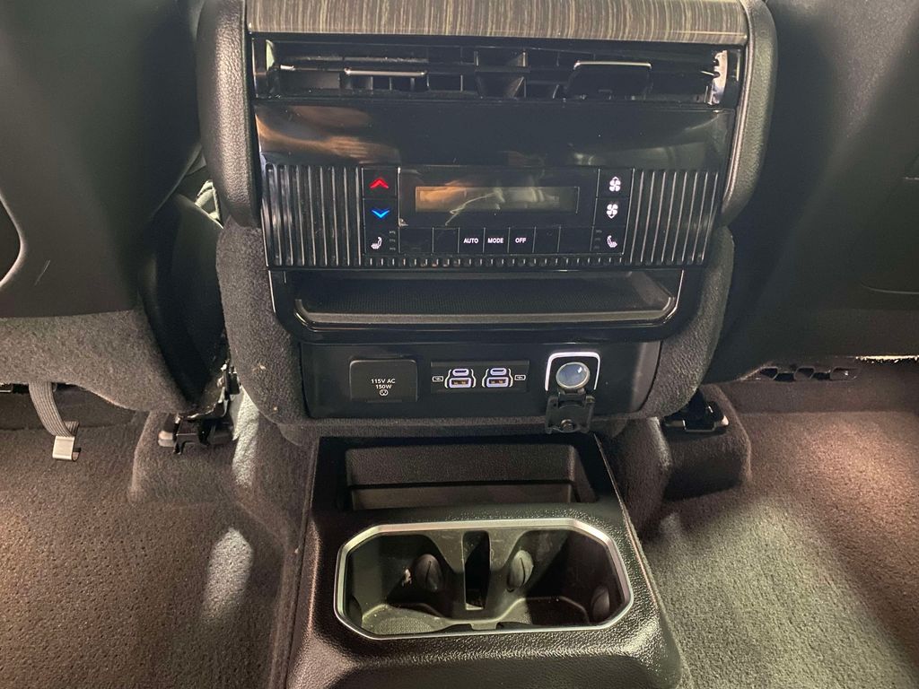 2024 Jeep Wagoneer Series II - Silver Zynith exterior view 12