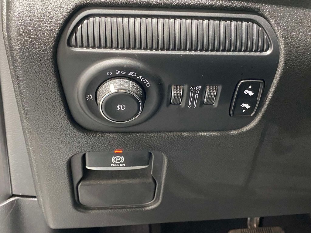 2024 Jeep Wagoneer Series II - Silver Zynith exterior view 20