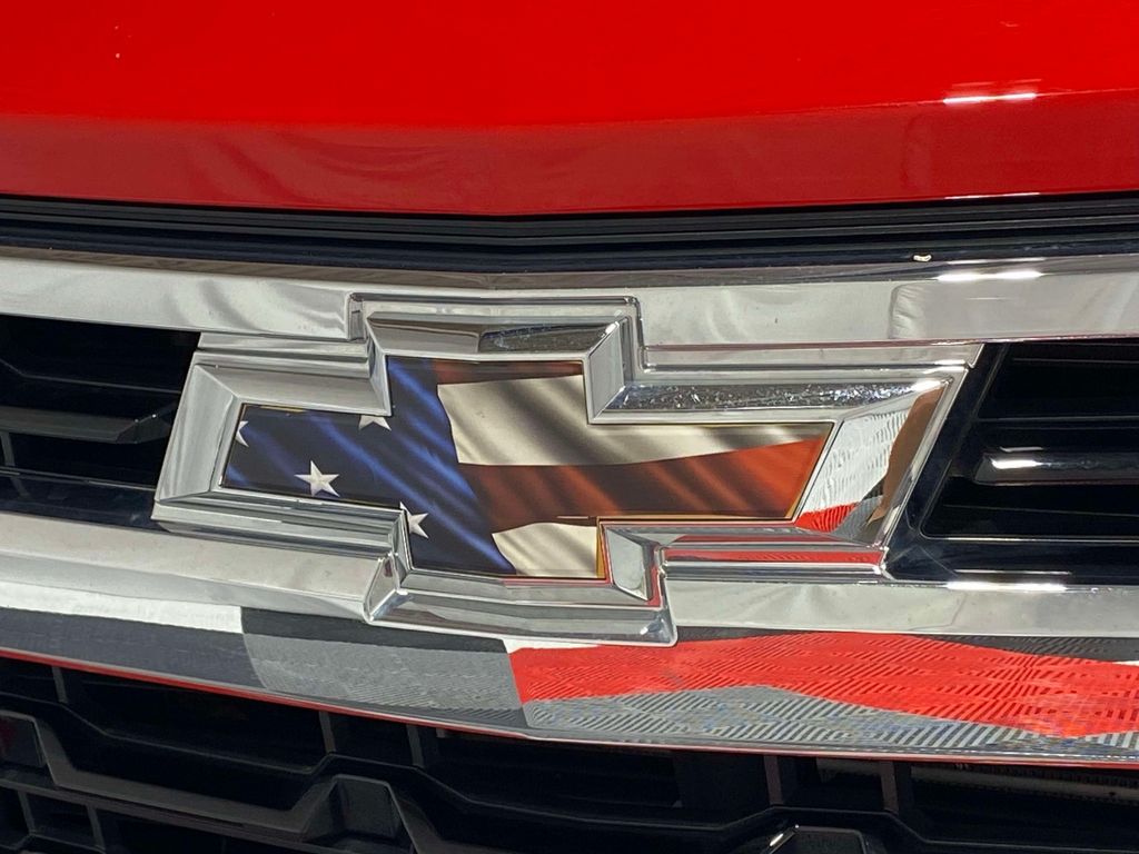 2024 Chevrolet Silverado 1500.0 - Red Hot exterior view 7