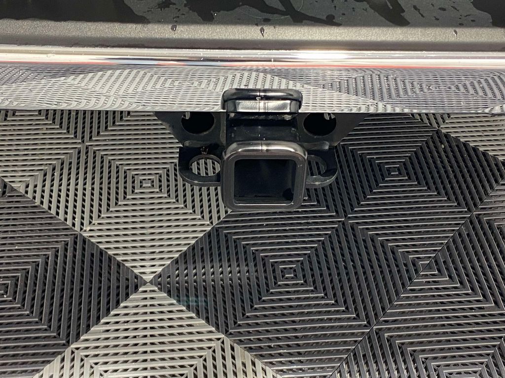 2024 Chevrolet Silverado 1500.0 - Summit White exterior view 9