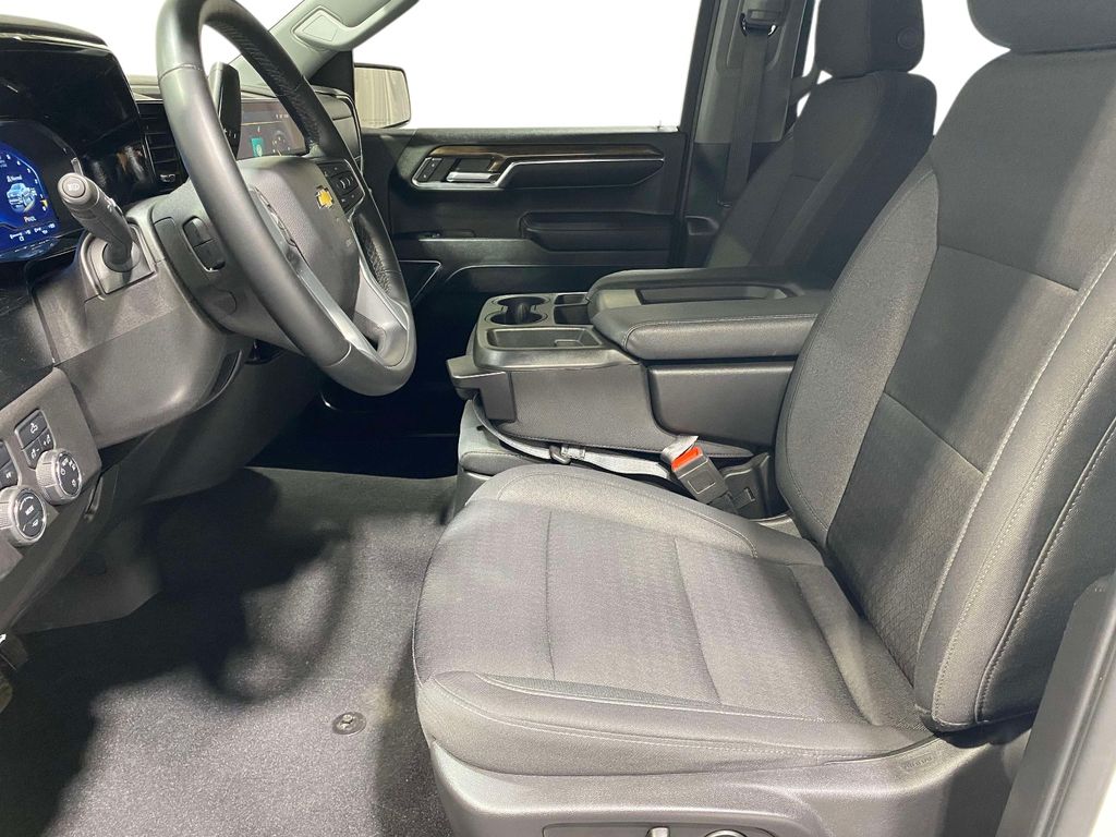 2024 Chevrolet Silverado 1500.0 - Summit White exterior view 14