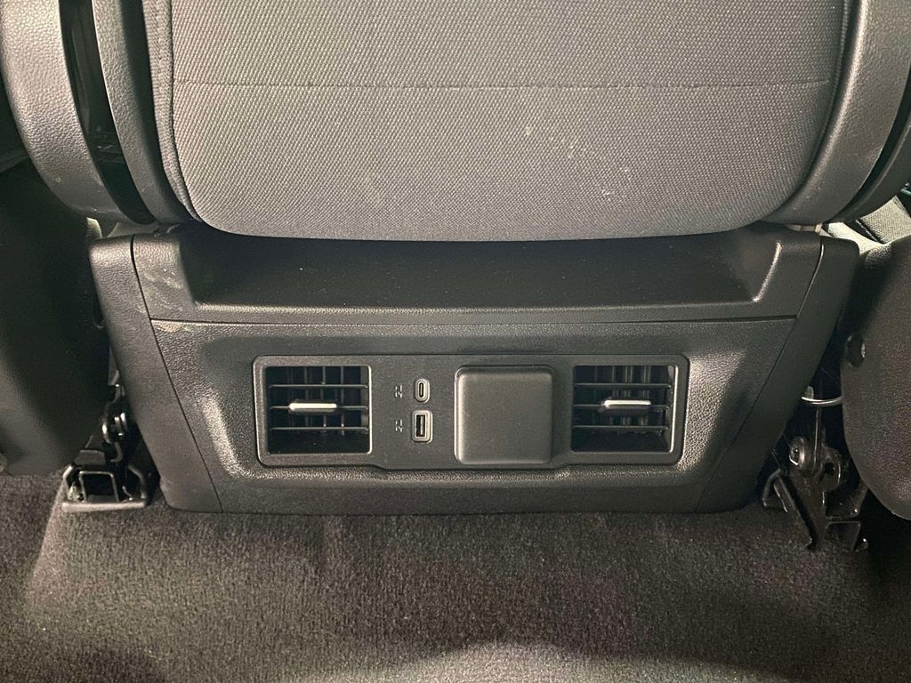 2024 Chevrolet Silverado 1500.0 - Summit White exterior view 12