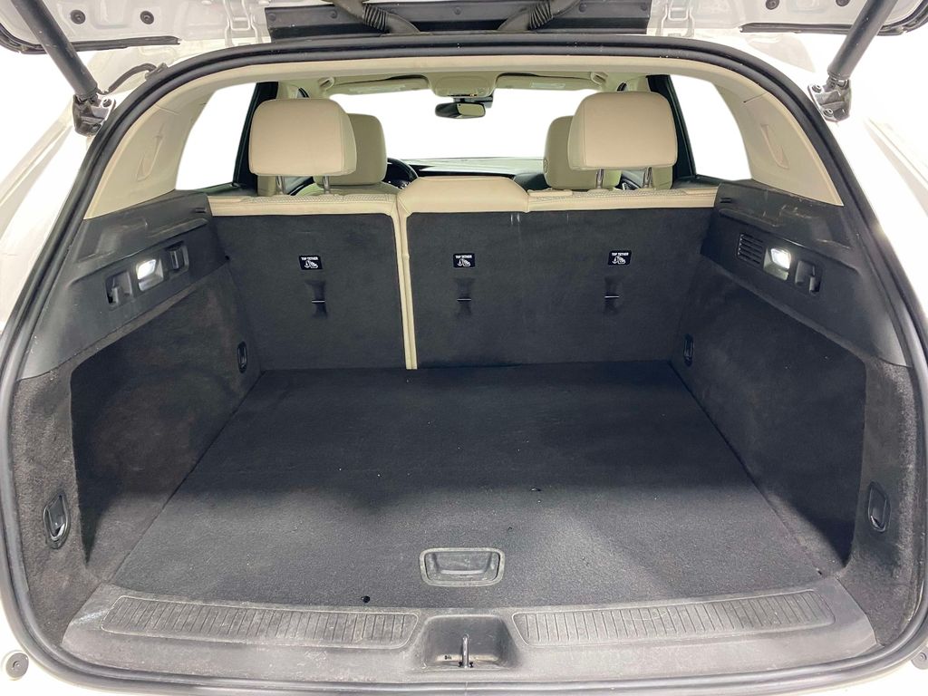 2022 Buick Envision Preferred - Summit White exterior view 9
