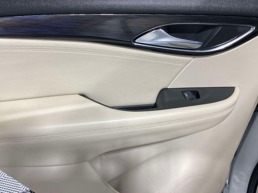 2022 Buick Envision Preferred - Summit White exterior view 14