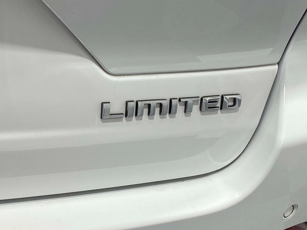 2023 Jeep Grand Cherokee Limited - Bright White Clearcoat exterior view 8