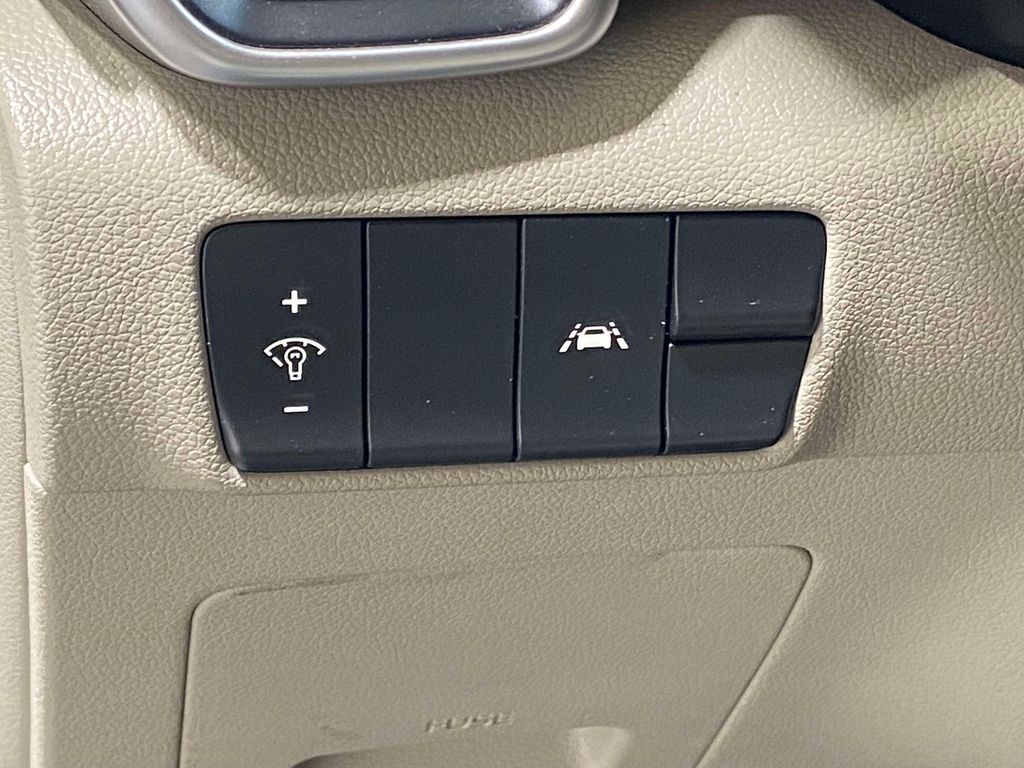 2021 Kia Sportage LX - Clear White exterior view 20