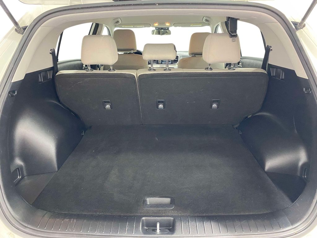 2021 Kia Sportage LX - Clear White exterior view 10