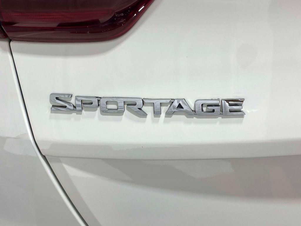 2021 Kia Sportage LX - Clear White exterior view 8
