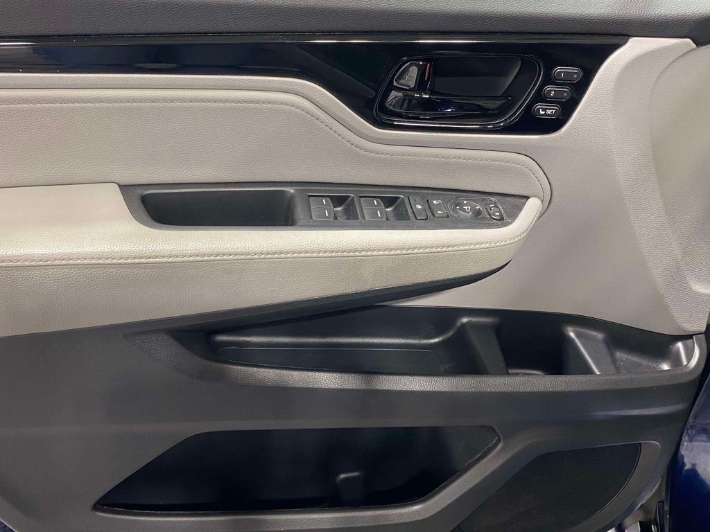 2023 Honda Odyssey Touring - Obsidian Blue Pearl exterior view 19