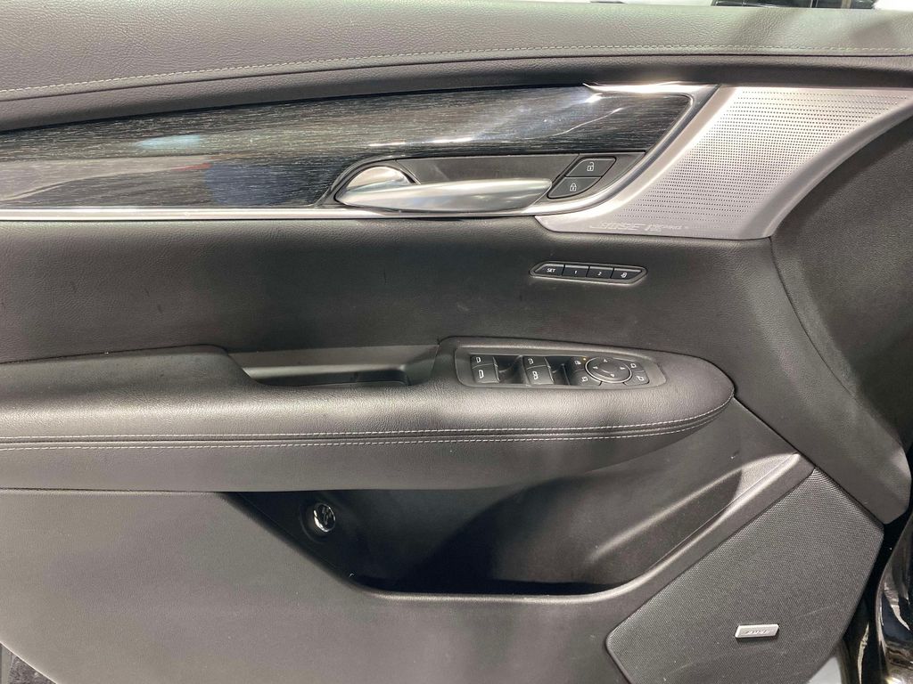 2021 Cadillac XT5 AWD Premium Luxury - Stellar Black Metallic exterior view 19