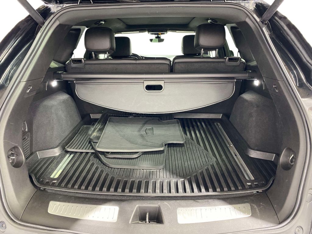 2021 Cadillac XT5 AWD Premium Luxury - Stellar Black Metallic exterior view 9
