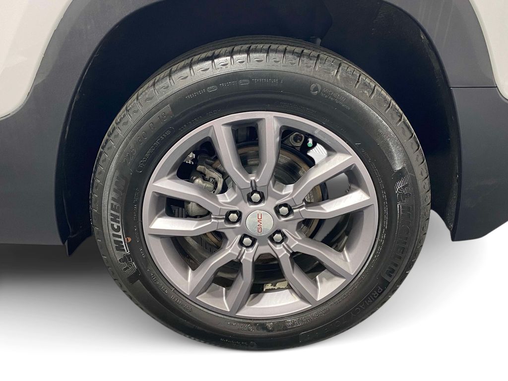 2024 GMC Terrain SLT - Summit White exterior view 7