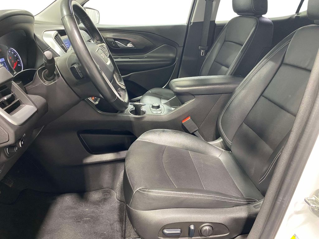 2024 GMC Terrain SLT - Summit White exterior view 16