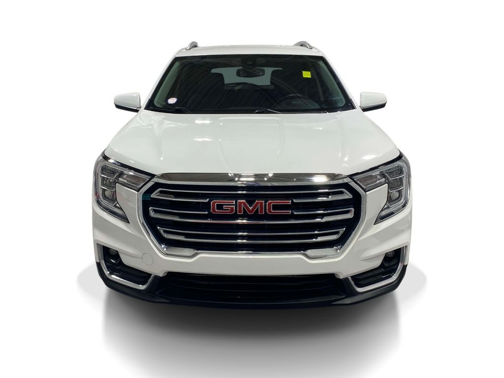 2024 GMC Terrain SLT - Summit White exterior view 6