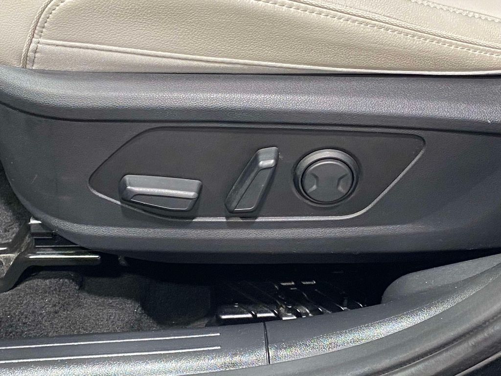 2024 Hyundai Tucson Hybrid Limited - Black Pearl exterior view 17