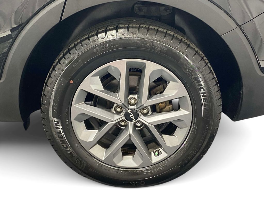 2024 Kia Telluride LX - EBONY BLACK exterior view 10