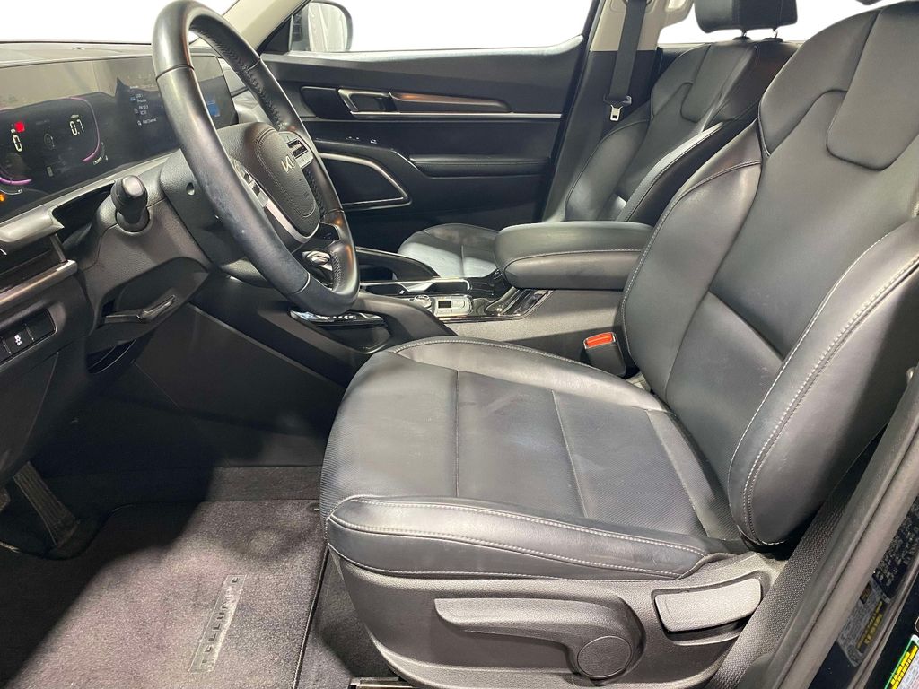 2024 Kia Telluride LX - EBONY BLACK exterior view 18
